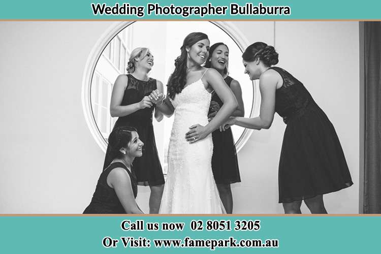 Photo of the Bride having a good laugh with the girls Bullaburra NSW 2784